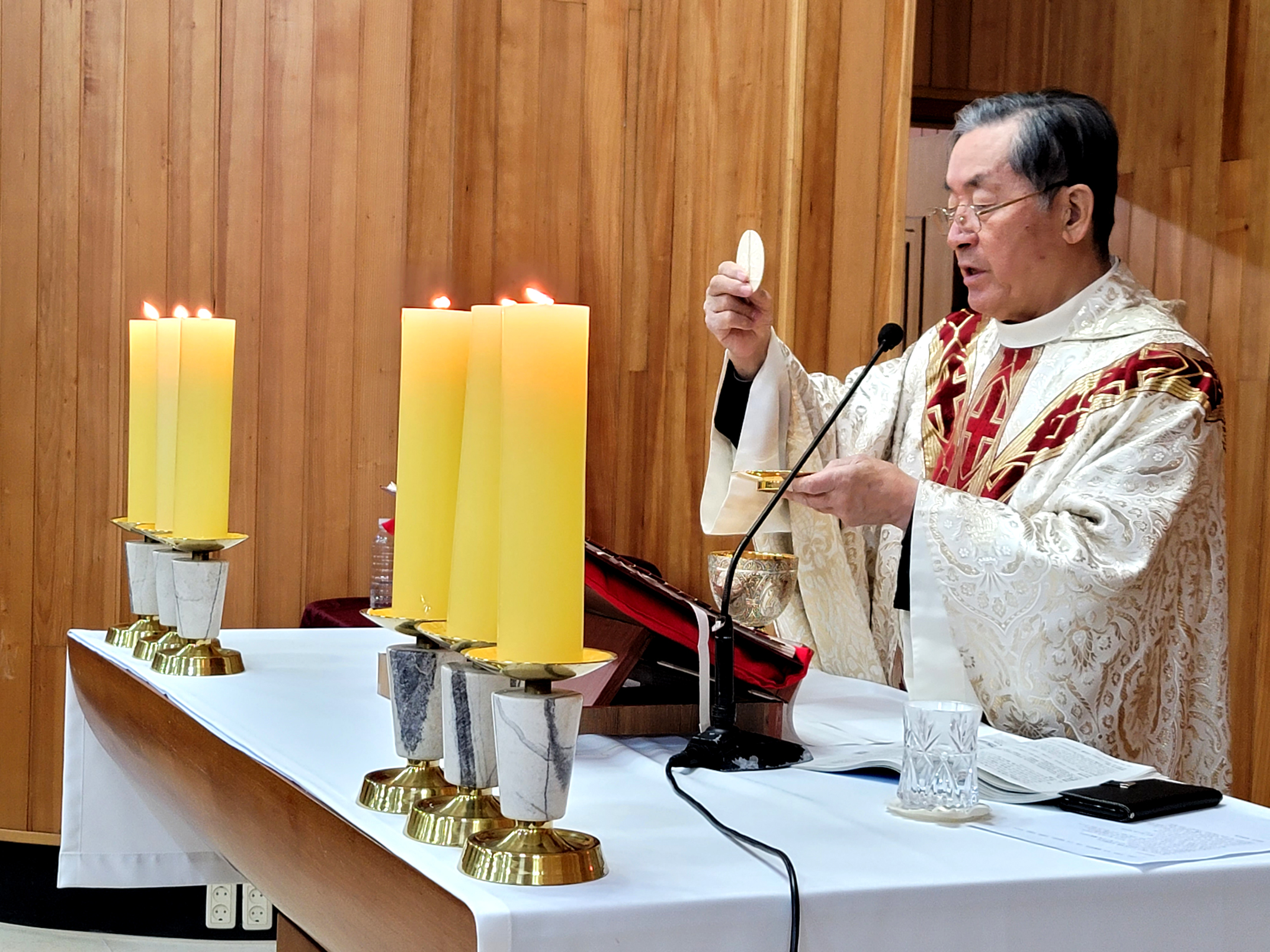 곡수리 성당, 12월 24일 밤 성탄미사와 25일 성탄 낮 미사